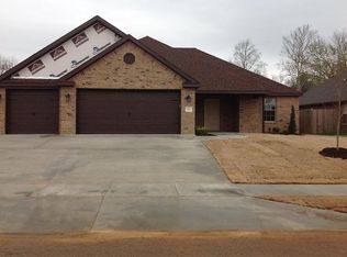 1510 W Kelley Dr, Rogers, AR 72756