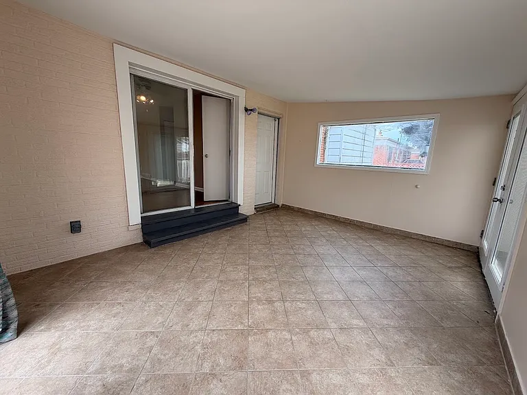 29594 Maplewood St — Photo 13