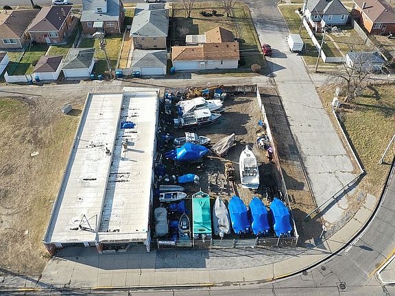 4th image of 426 Burnham Ave