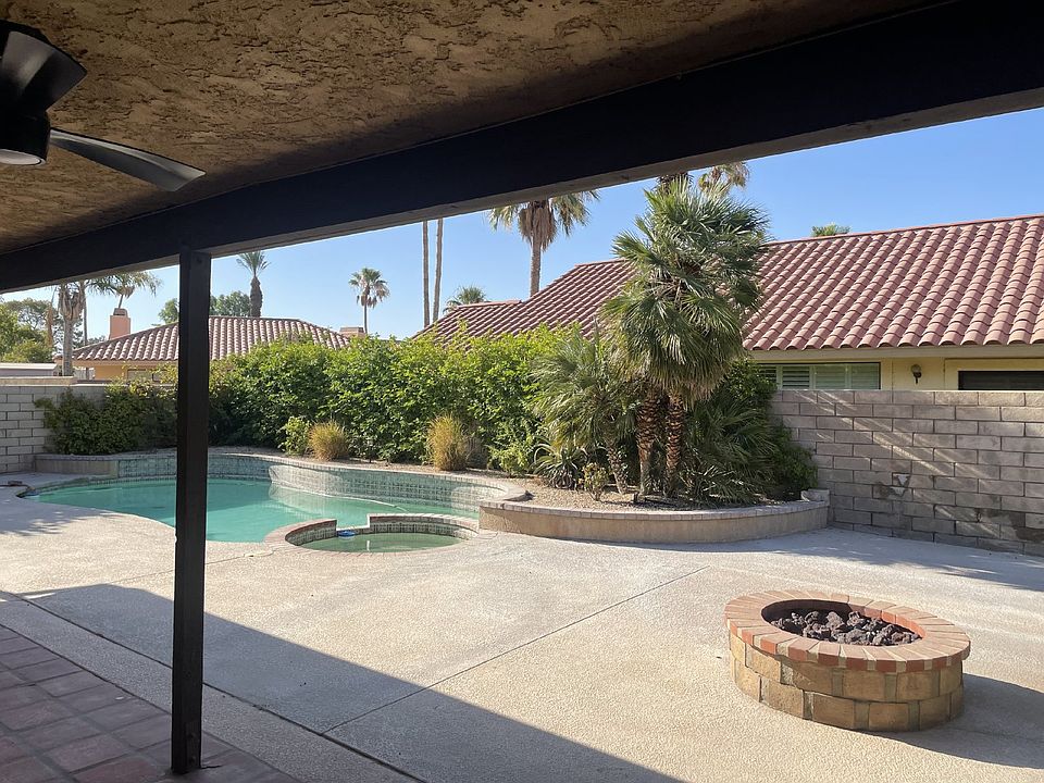 1st image of 78695 Saint Thomas Dr