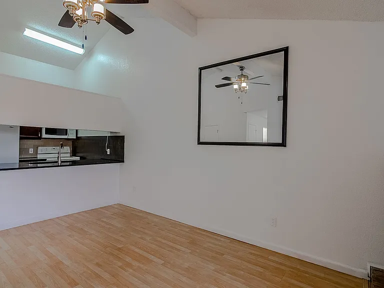 201 N Troy Ave #A — Photo 3