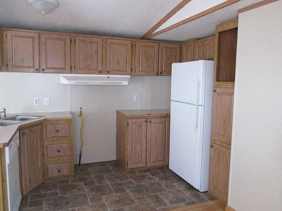 3rd image of 26175 Dakota Ln