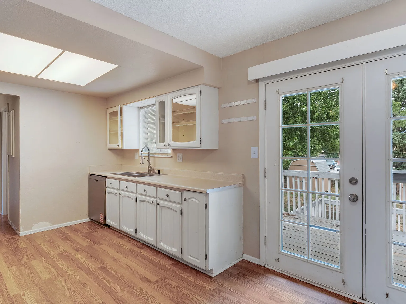 4 bed, 2100 sqft, $2,300 — Photo 3