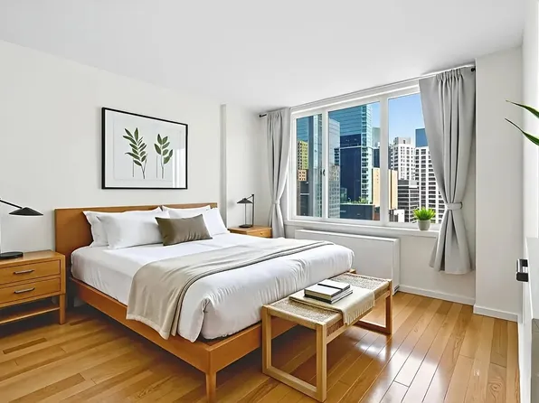 236 East 47th Street image 3 of 11