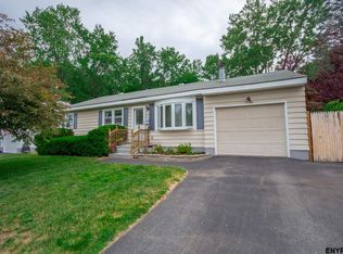 71 Bridle Path, Albany, NY 12205