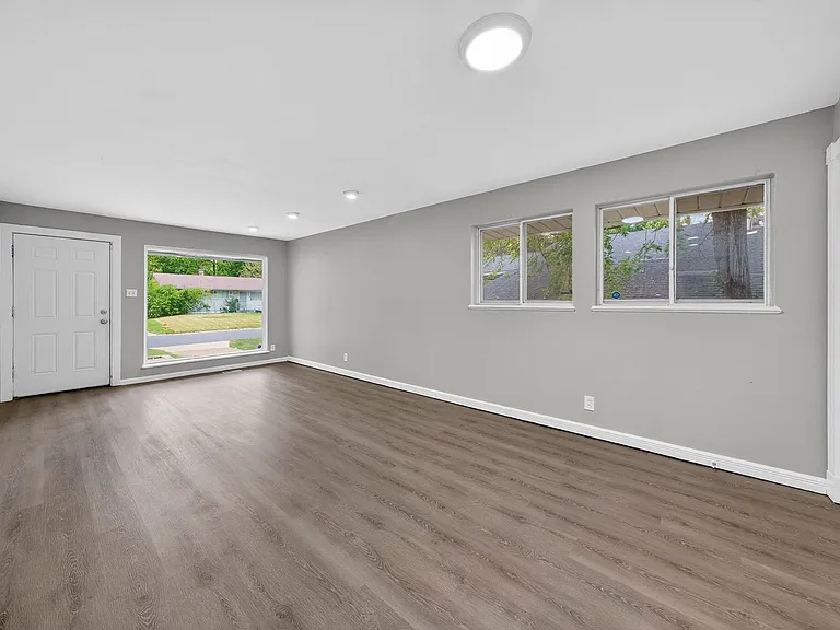 120 McAlpine Dr — Photo 11