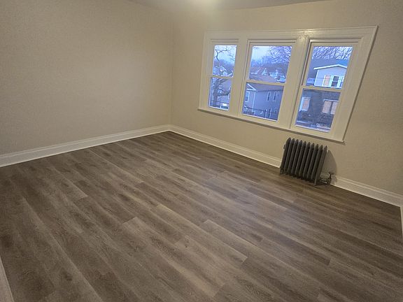 3rd image of 123 Vermont Ave #H3