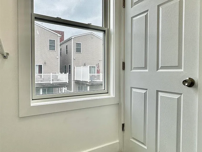 20 Fisk St #A — Photo 9