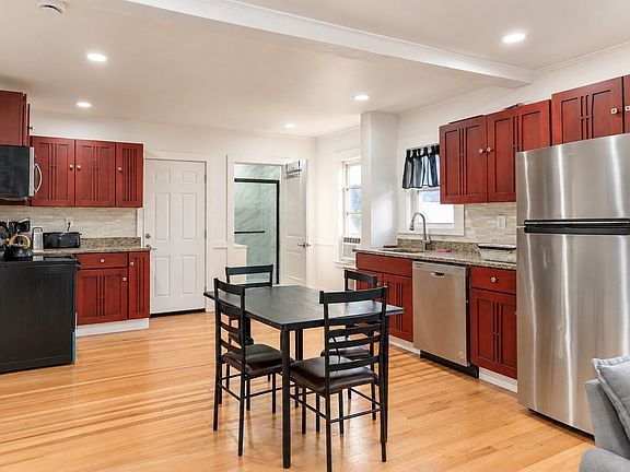 5th image of 10-12 Cranch St