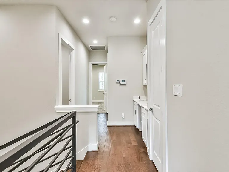 810 Mansfield St — Photo 26