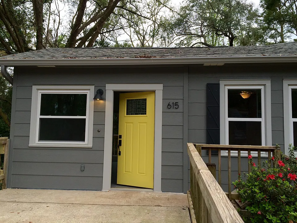 615 Collins Dr