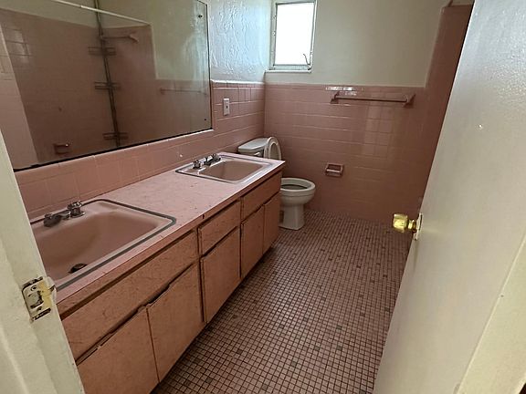 4th image of 1099 49th St S #A
