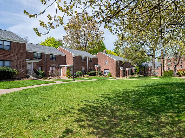 Englewood Village, LLC — Photo 44
