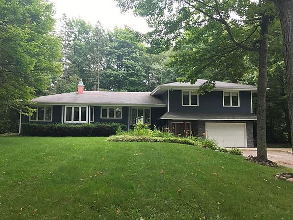 2nd image of 3229 Lakeshore Dr