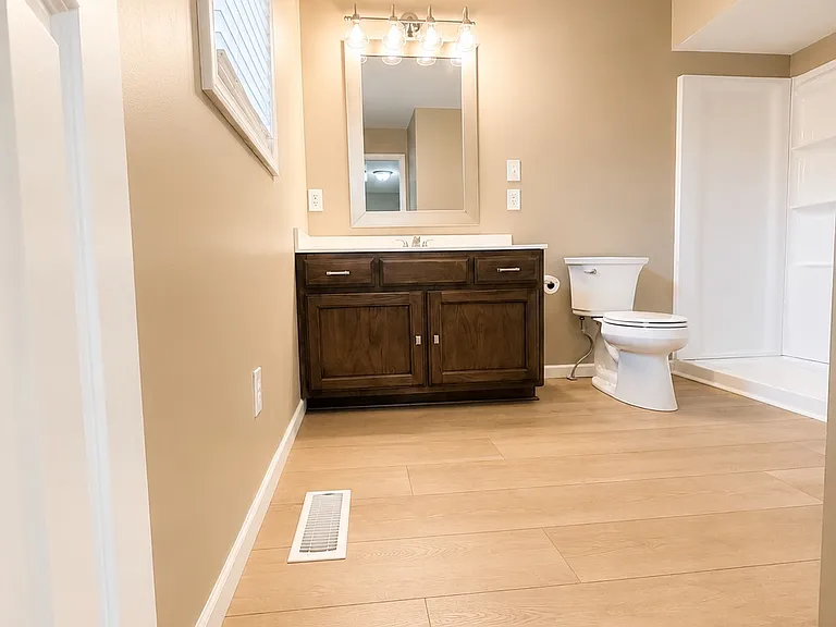 5569 Winchester Rd — Photo 8