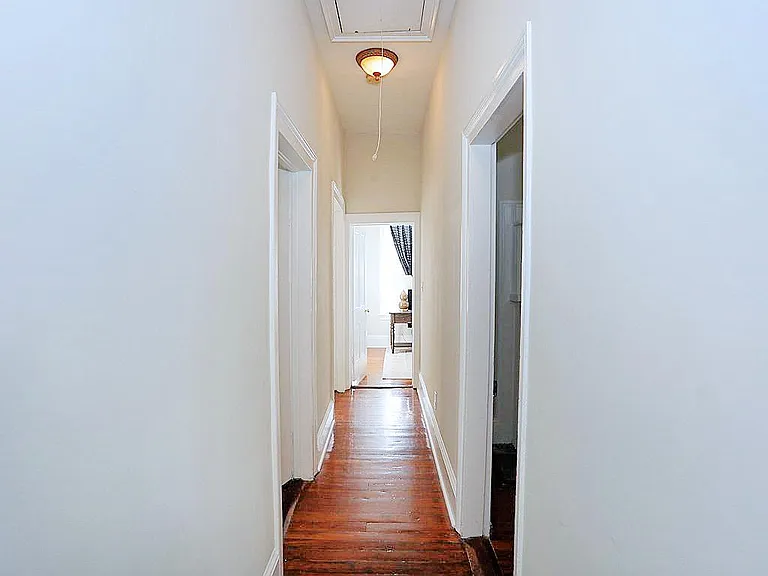 415 E Gordon St — Photo 22