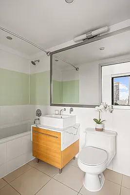 Bathroom, photo 1