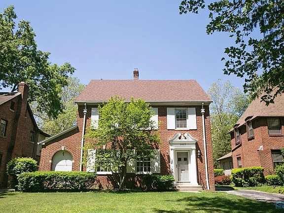 3rd image of 2627 Meadowwood Dr