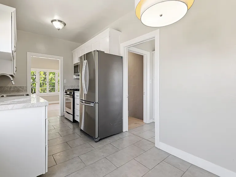 5248 W Olympic Blvd — Photo 4