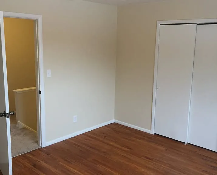 23673 Banbury Cir #6 — Photo 3