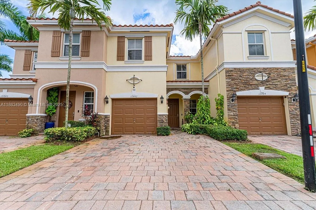 3 bed, 1750 sqft, $3,250 — Photo 1