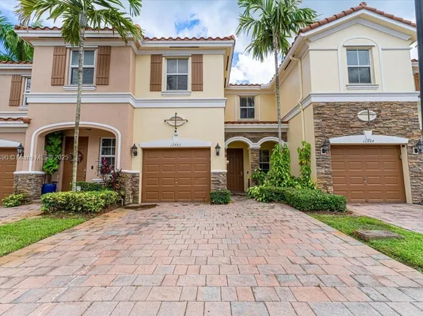 12442 Emerald Creek Ct, Davie, FL 33325