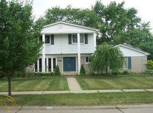 5869 Marble Dr, Troy, MI