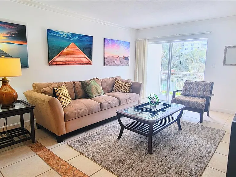 400 S Kings Point Dr #220 — Photo 5