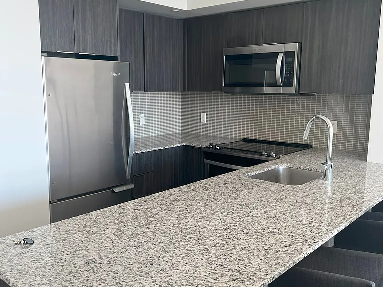 20 Shore Breeze Dr #2701 — Photo 4