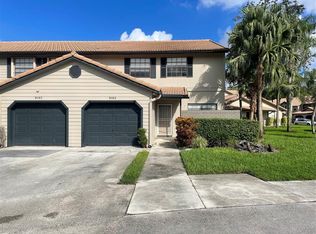 9162 Vineyard Lake Dr, Fort Lauderdale, FL 33324