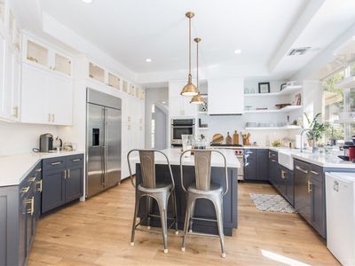 24736 Calvert St, Woodland Hills, CA, 91367