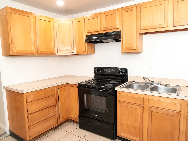 2715 N West St — Photo 6