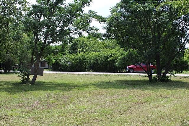 1st image of 204 S Brushy St