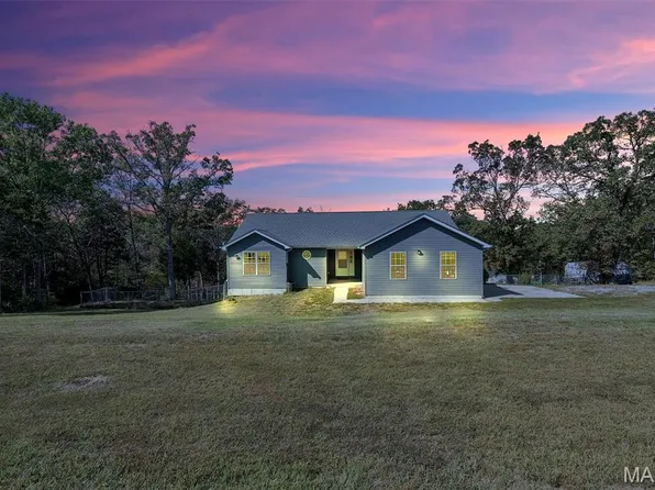 68 Lyrics Ln, Villa Ridge, MO 63089