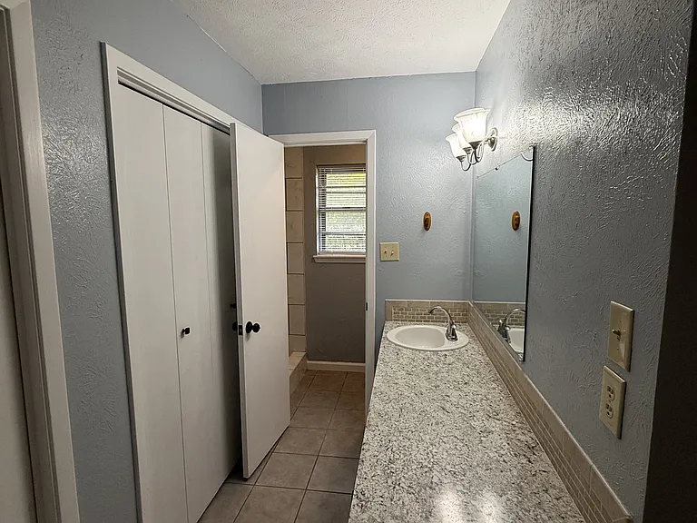 940 W State Highway 243 — Photo 13