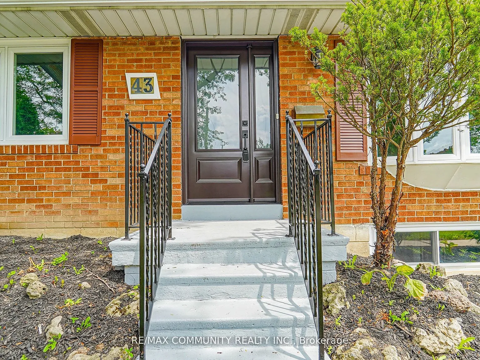 3 bed, $2,900 — Photo 2