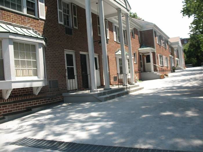 1st image of 160 Lawrence Park Ter