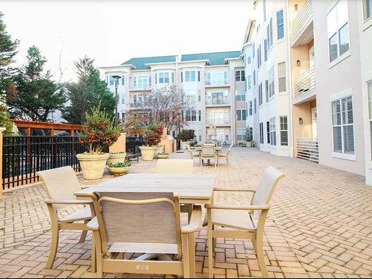 225 E Ponce De Leon Ave #404 — Photo 27