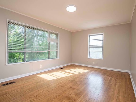 2nd image of 1024 Susanne Ave