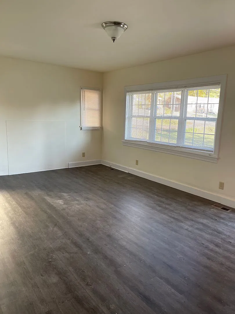 Charming 3BR, 1BA Home in Creedmoor! — Photo 3