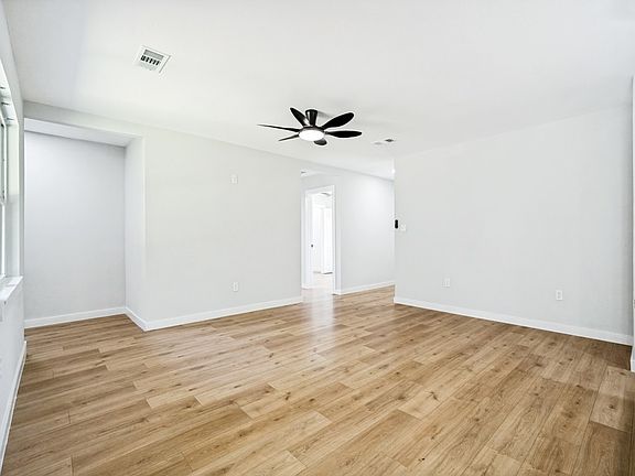 4th image of 840 Buck Board Dr