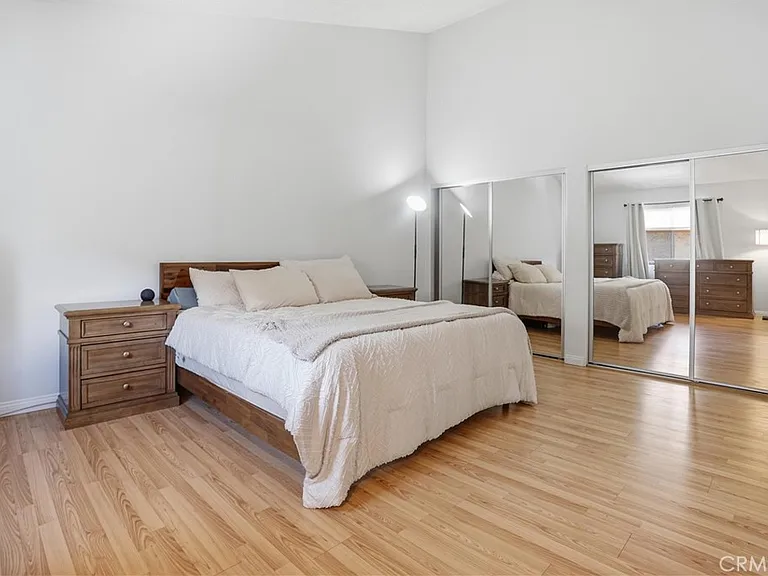 9960 Owensmouth Ave — Photo 15