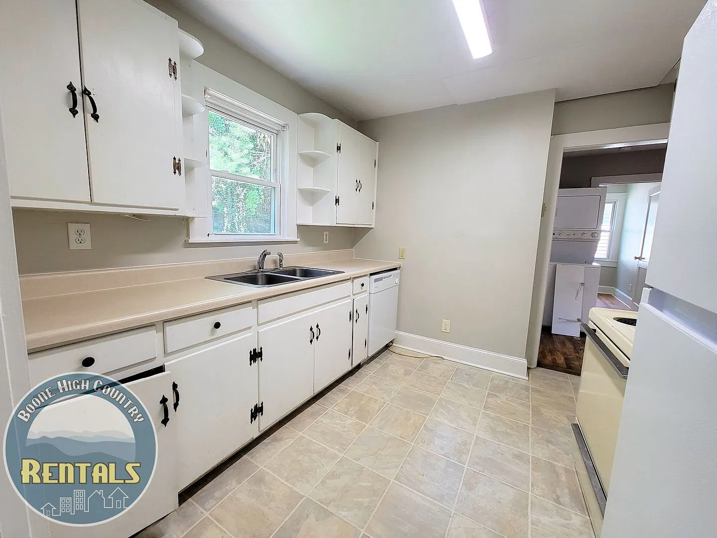 Three Bedroom House Convenient to ASU Campus and AppalCart! — Photo 4