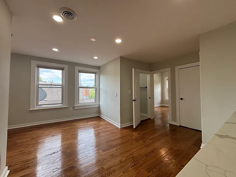 237 Davenport Ave #C — Photo 3