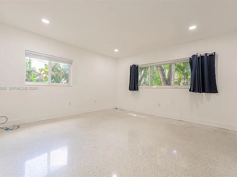 580 University Dr #2 — Photo 14