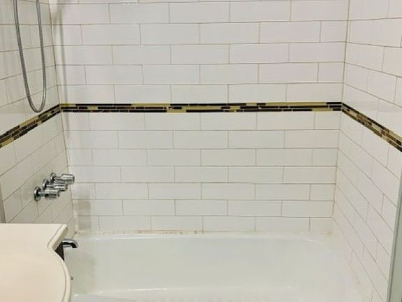 5th image of 72 Clermont Ave