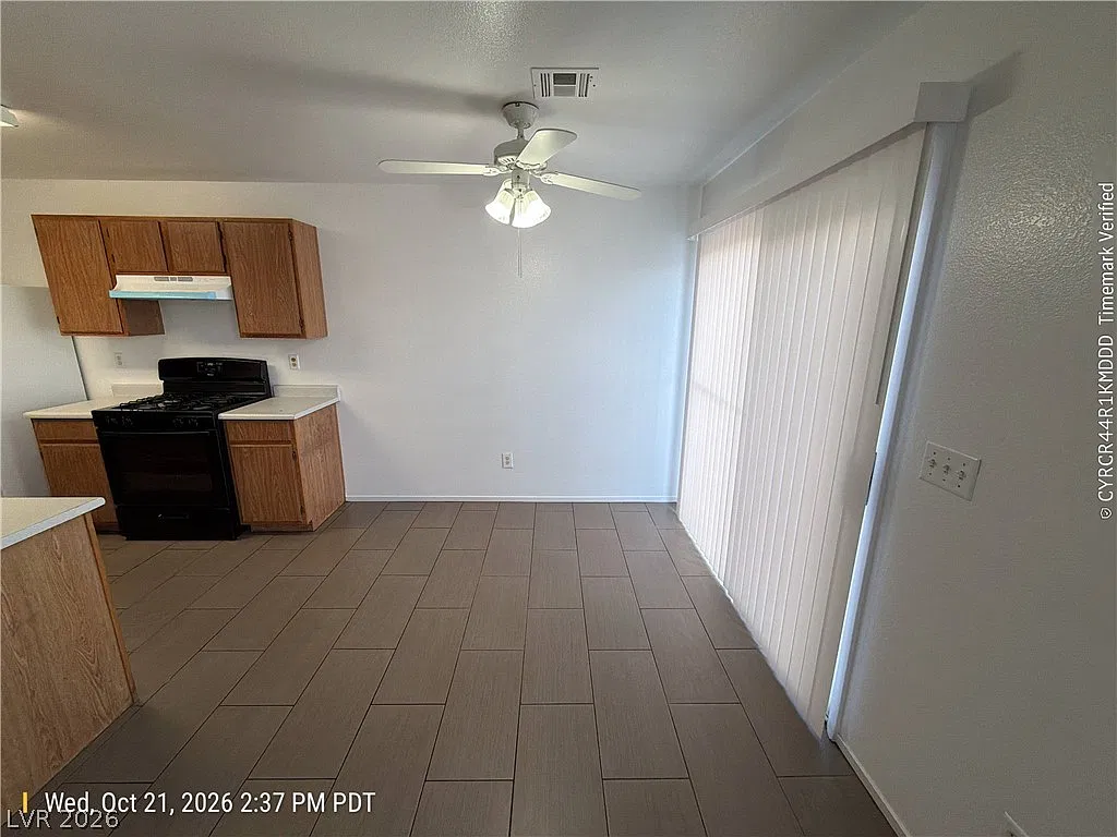 3 bed, 2.0 bath, 1297 sqft, $1,825 — Photo 4