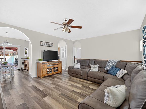 4th image of 1728 W Dallas St