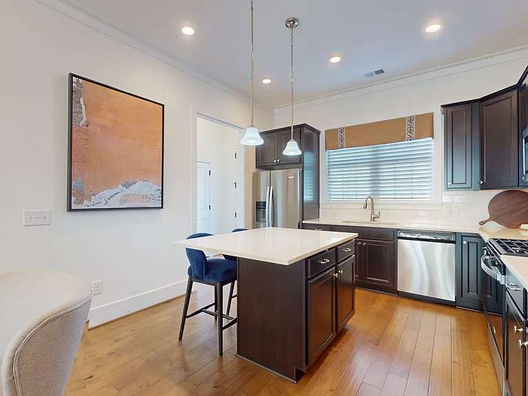 114 Tuttle St — Photo 5
