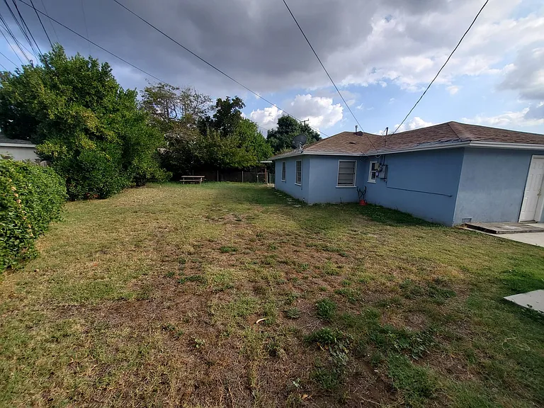 625 W Leeside St — Photo 12